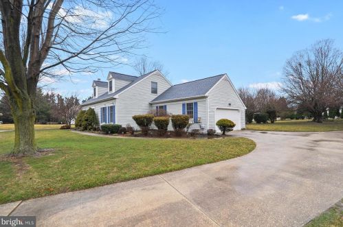 401 Falcon Dr, Camden-Wy, DE 19934-2003
