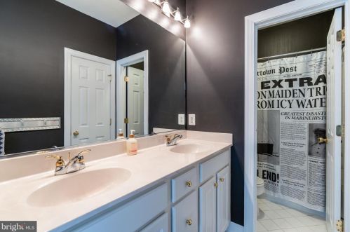 12993 Tory Gate Ct, Haymarket VA  20169-2688 exterior