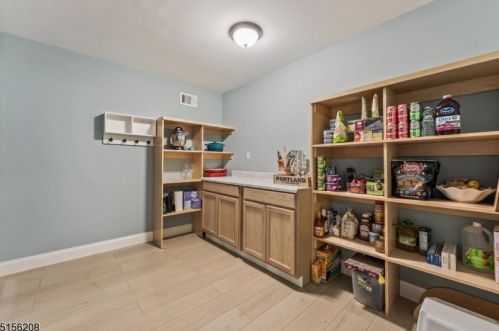 11 Spring Mdw, Oxford NJ  07863-3246 exterior