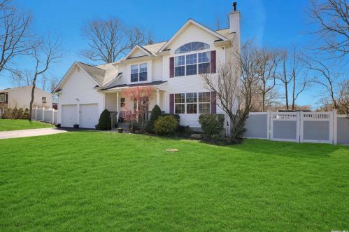 86 Craft Rd, South Setauket, NY 11720-2139