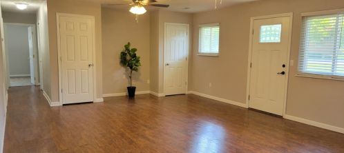 576 Davis Ln, Cincinnati, OH 45255-2402