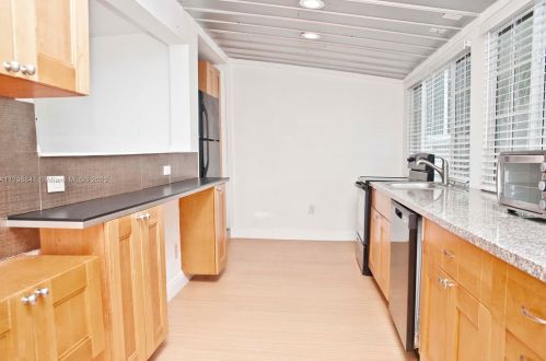 219 17 Ave, Hollywood FL 33020-2844 exterior