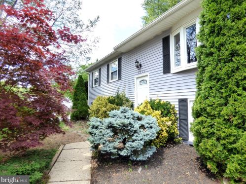 5354 Macwood Dr, Woodbridge, VA 22193-4441