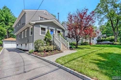 9 South Ave, Harrington Park, NJ 07640-1826
