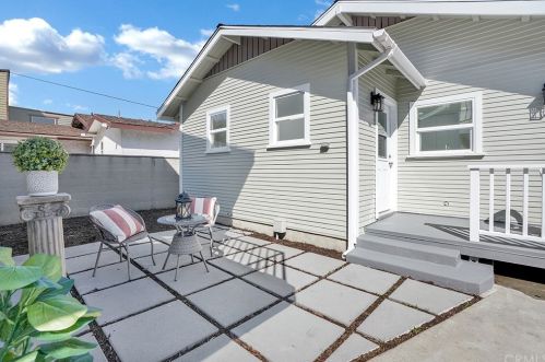 259 Loma Ave, Long Beach CA  90814-2744 exterior