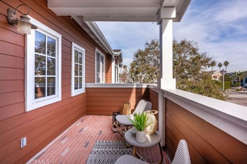 5250 Appian Way, Long Beach CA  90803-1901 exterior