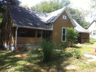 639 Maple St, Blmgtn IN  47404-3203 exterior