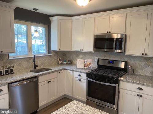 208 Grand Ave, Blenheim NJ  08012-3844 exterior