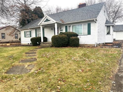 304 Clen Moore Blvd, New Castle, PA 16105-2609