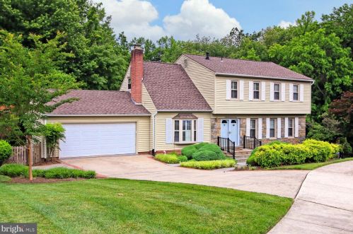 8104 Hudson Falls Way, Springfield, VA 22153-3002