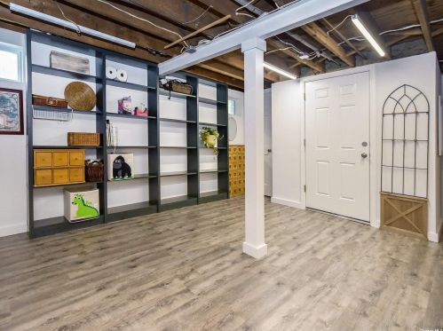 75 Willow St, Floral Park NY  11001-3401 exterior