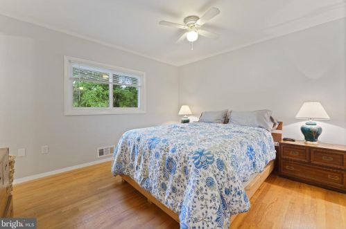 8813 Sylvania St, Lorton VA  22079-1612 exterior