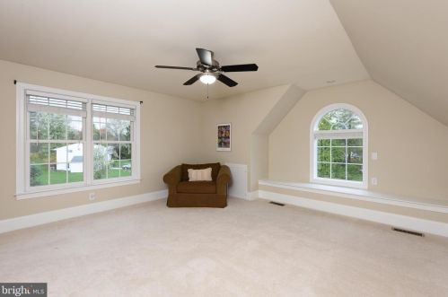 466 Black Swan Ln, Berwyn PA  19312-1908 exterior