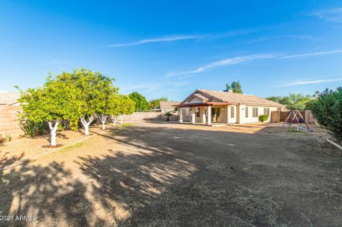 4138 Cactus Wren Dr, Phoenix AZ 85051-8186 exterior