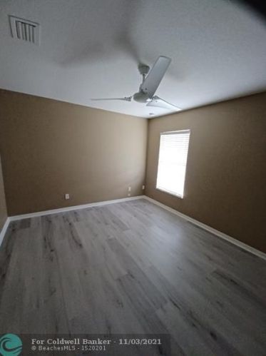 298 Carter Ave, Fort Pierce FL 34983-3006 exterior