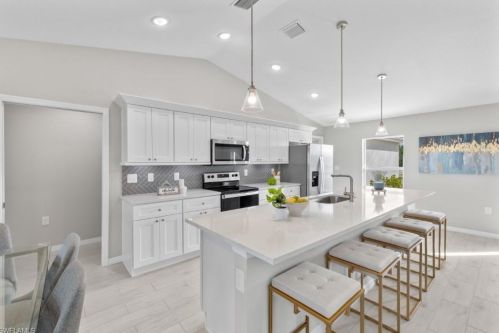 2048 18th St, Cape Coral, FL 33909-4612