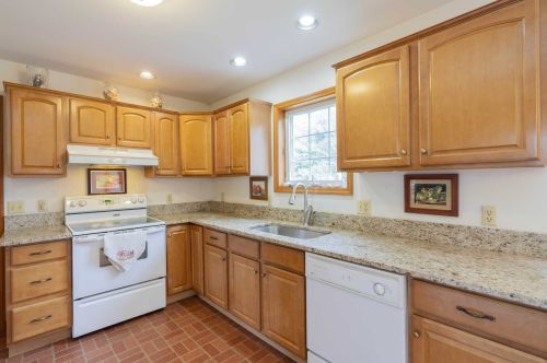 88 Wennington Dr, Poughkeepsie NY  12603-3843 exterior