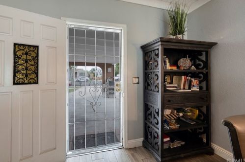 5811 Darlington Ave, Buena Park CA  90621-2108 exterior