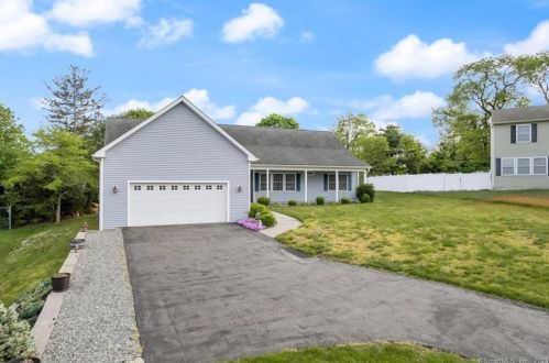 27 Heartwell Dr, Groton, CT 06340-2873