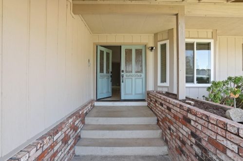 696 Tahoe St, Manteca CA  95337-6853 exterior