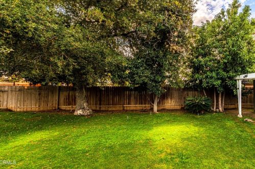 1815 Ridgewood Dr, Bakersfield CA 93306-3831 exterior