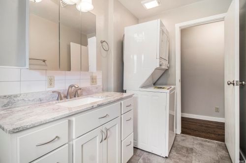 809 12 St, Mishawaka IN 46544-5822 exterior