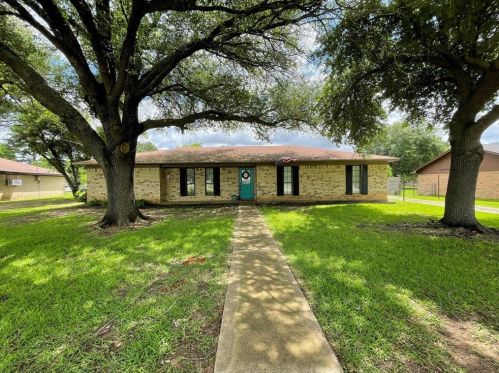 906 Bassett Rd, Palestine, TX 75803-6724