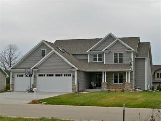 946 Highland Park Rd, Neenah, WI 54956-1300