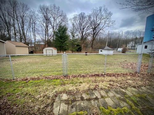 1116 Buhl Farm Dr, Hermitage, PA 16148-1551