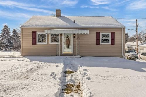 1615 18th St, Beaver Falls, PA 15010-5335