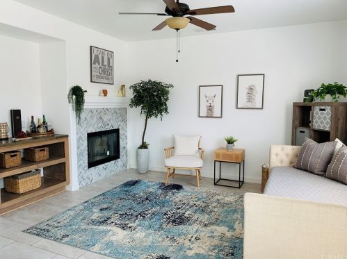 16043 Greyrock St, Victorville CA  92395-8628 exterior