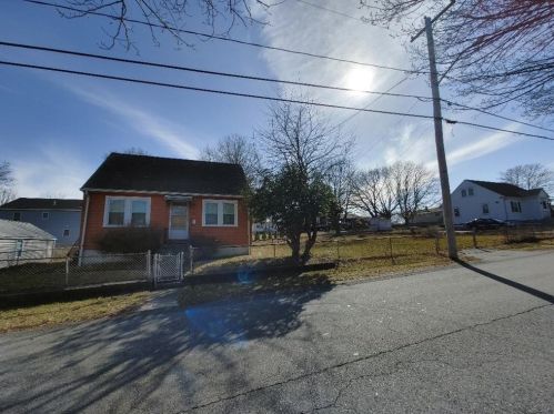 275 Dickinson St, Fall River, MA 02721-4542