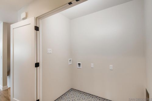 1016 Beryl St, San Diego CA 92109-2323 exterior