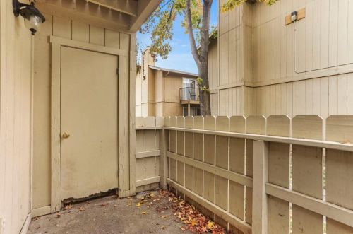 1819 Cherokee Ln, Lodi CA  95240-6358 exterior