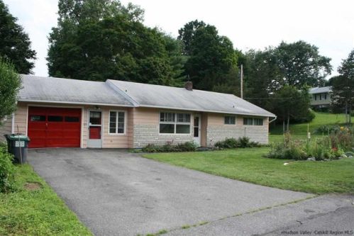 323 Hook St, Hurley, NY 12443-5713