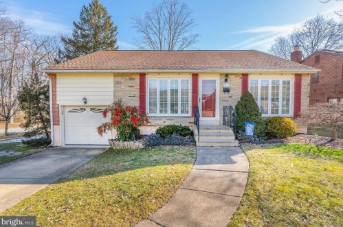 2217 Bradmoor Rd, Wilmington, DE 19803-3018