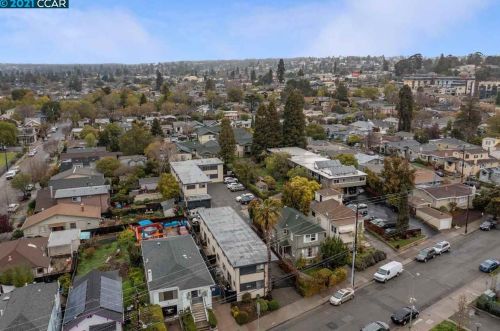 366 45 St, Oakland CA 94609-2259 exterior