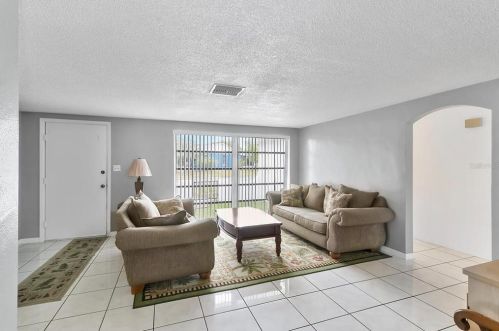 9505 Lake Chrise Ln, Port Richey, FL 34668-4111