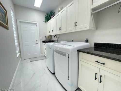 2010 Imperial Dr, Naples FL  34110-8102 exterior