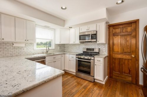 115 Johanna Farms Rd, East Amwell Township NJ  08551-2009 exterior