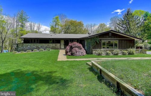 1745 Hillside Rd, Southampton, PA 18966-4515