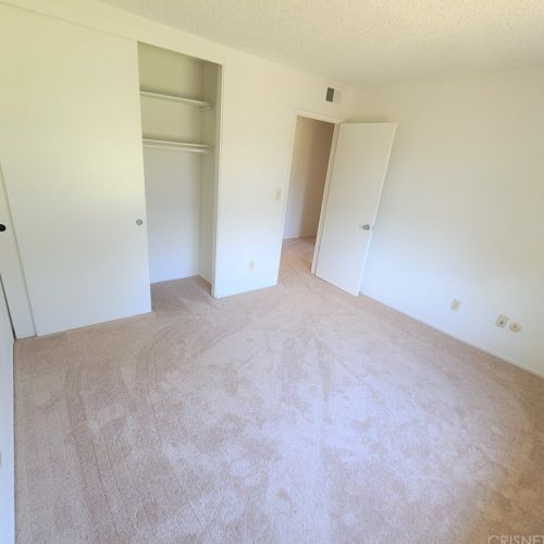 28535 Winterdale Dr, Santa Clarita CA  91387-3136 exterior