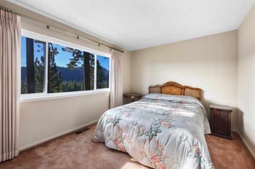 12726 Richards Blvd, Truckee CA  96161 exterior