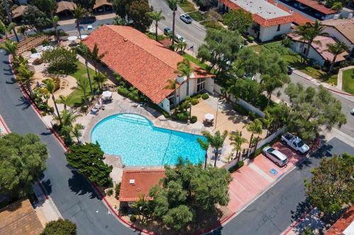 4305 Loma Riviera Ct, San Diego CA 92110-5504 exterior