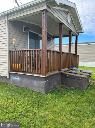 2 Mountain View Ln, Blandon, PA 19510-9735