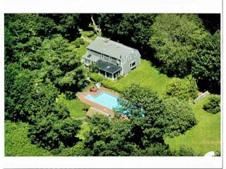 233 3rd Beach Rd, Middletown, RI 02842-5736