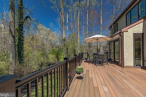 1006 Gwilym Cir, Berwyn PA  19312-2237 exterior