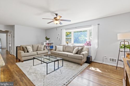 8608 Langport Dr, Springfield VA  22152-3207 exterior