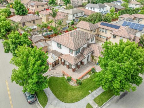 576 Bramblewood Ave, Lathrop CA 95330-9370 exterior