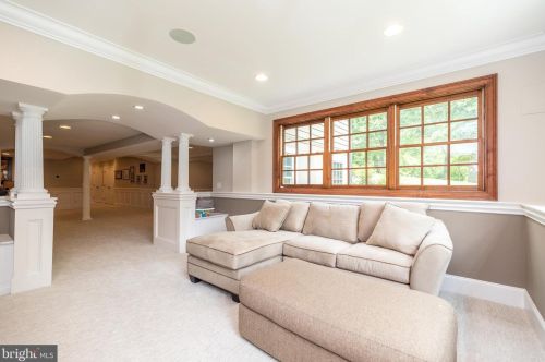 10 Devonshires Ct, Blue Bell PA  19422-2560 exterior